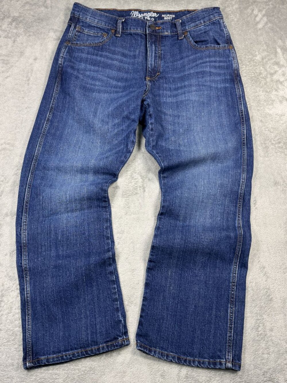 Wrangler Retro Relaxed Boot Cut Jeans Western Denim Whiskering Medium Wash - Picture 8 of 10